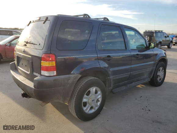 2004 Ford Escape XLT with VIN 1FMYU03134KB25107, listed as a Copart auction lot 88795295 with 231,596 mi miles and Salvage Title. Bid and sale history available at carsss.com. Image 3.