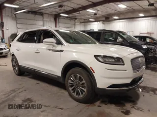 2023 Lincoln Nautilus Standard z VIN 2LMPJ8J94PBL04979, wystawiony jako IAAI lot #37506139 z przebiegiem 8 997 mil mil oraz . Historia ofert i sprzedaży dostępna na DreamBid. Obrazek 1.