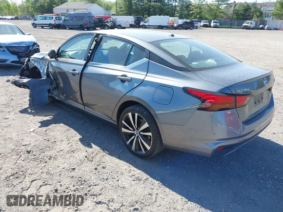 2019 Nissan Altima SR with VIN 1N4BL4CV0KC113145, listed as a IAAI auction lot 42127618 with 61,633 mi miles and . Bid and sale history available at DreamBid. Image 3.