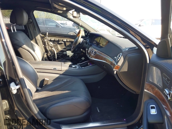 2014 Mercedes-Benz S 550 with VIN WDDUG8FB6EA052020, listed as a IAAI auction lot 42639161 with 154,052 mi miles and . Bid and sale history available at DreamBid. Image 5.