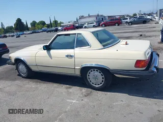 1987 Mercedes-Benz 560 SL с VIN WDBBA48D2HA061438, выставлен на аукционе IAAI как лот 42419798 с пробегом 123 332 миль миль и . История ставок и продаж доступна на DreamBid. Изображение 14.