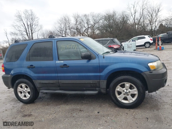 2007 Ford Escape XLT with VIN 1FMYU93117KA12085, listed as a IAAI auction lot 41195171 with 97,706 mi miles. Bid and sale history available at carsss.com. Image 13.