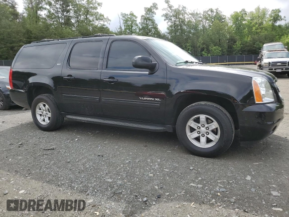 2013 GMC Yukon XL SLT z VIN 1GKS2KE75DR331103, wystawiony jako Copart lot #55884055 z przebiegiem 199 485 mil mil oraz Czysty tytuł • Clean title. Historia ofert i sprzedaży dostępna na DreamBid. Obrazek 4.