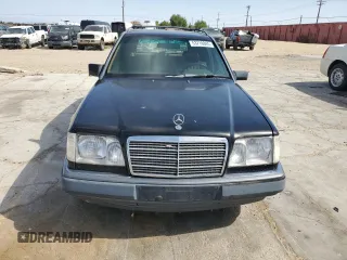 1987 Mercedes-Benz 300 with VIN WDBEB93D1HF041635, listed as a Copart auction lot 53718845 with 285,625 mi miles and Clean Title. Bid and sale history available at DreamBid. Image 5.