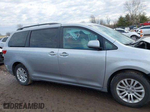 2017 Toyota Sienna XLE Auto Access Seat with VIN 5TDYZ3DC9HS795220, listed as a IAAI auction lot 41641227 with 86,336 mi miles and . Bid and sale history available at DreamBid. Image 12.