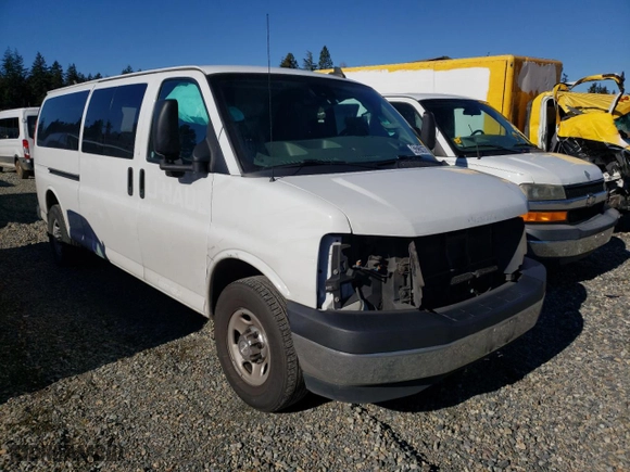 2019 Chevrolet Express Passenger LT with VIN 1GAZGPFG8K1247112, listed as a Copart auction lot 43231665 with 110,708 mi miles and Clean Title. Bid and sale history available at carsss.com. Image 4.