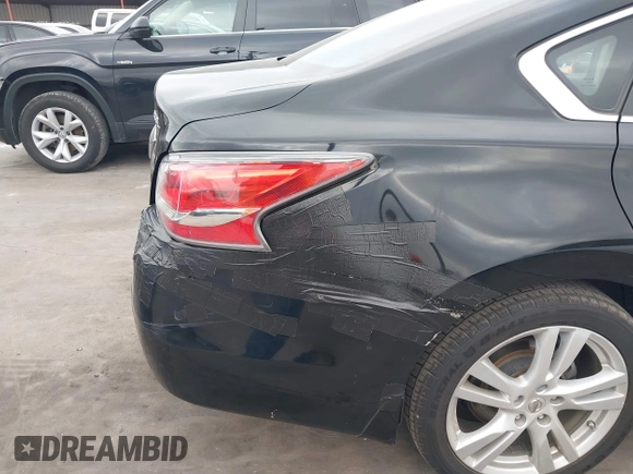 2014 Nissan Altima SL with VIN 1N4BL3AP0EC155835, listed as a IAAI auction lot 41801034 with 121,329 mi miles and . Bid and sale history available at DreamBid. Image 6.