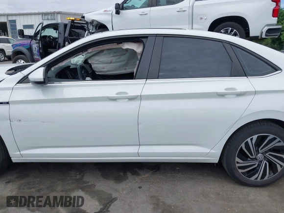 2020 Volkswagen Jetta SEL z VIN 3VWEB7BU4LM008013, wystawiony jako IAAI lot #42182821 z przebiegiem 66 118 mil mil oraz . Historia ofert i sprzedaży dostępna na DreamBid. Obrazek 14.