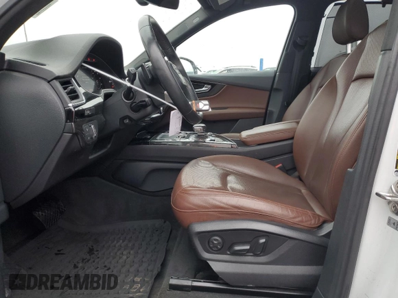 2018 Audi Q7 Premium Plus with VIN WA1LAAF7XJD023973, listed as a Copart auction lot 43811935 with 101,090 mi miles and Clean Title. Bid and sale history available at carsss.com. Image 7.