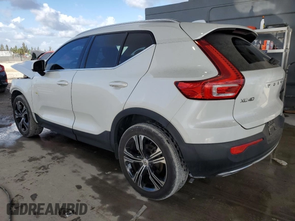 2020 Volvo XC40 Inscription with VIN YV4AC2HL9L2240921, listed as a Copart auction lot 45396115 with 58,576 mi miles and Salvage Title. Bid and sale history available at carsss.com. Image 2.