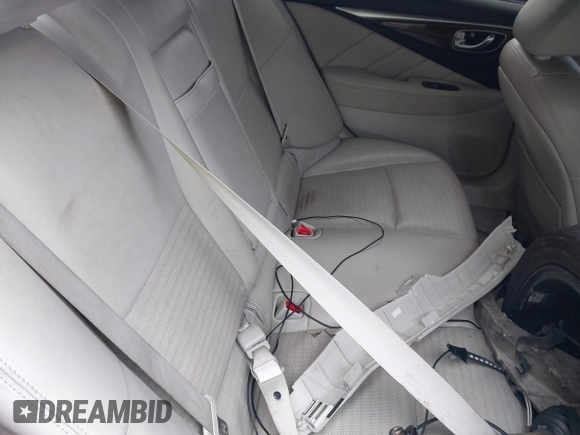 2015 Infiniti Q50 with VIN JN1BV7AR8FM401199, listed as a IAAI auction lot 41997546 with 86,017 mi miles. Bid and sale history available at carsss.com. Image 8.