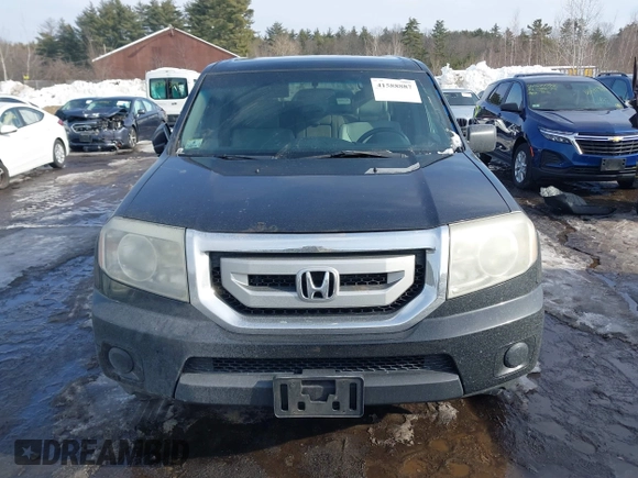 2011 Honda Pilot LX with VIN 5FNYF4H20BB073355, listed as a IAAI auction lot 41588887 with 146,867 mi miles. Bid and sale history available at carsss.com. Image 12.