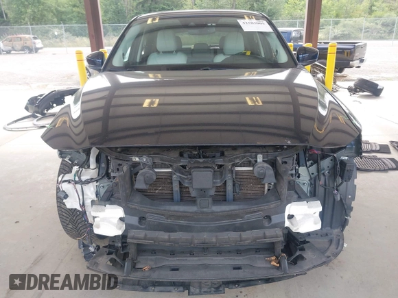 2019 Mazda CX-5 Grand Touring with VIN JM3KFBDM6K0522903, listed as a IAAI auction lot 42583005 with 61,174 mi miles and . Bid and sale history available at DreamBid. Image 6.