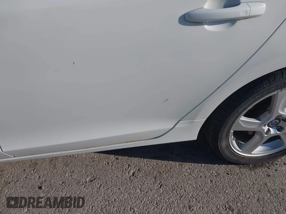 2013 Volvo S60 T5 Premier with VIN YV1612FS8D1232707, listed as a IAAI auction lot 41916058 with Not provided miles and . Bid and sale history available at DreamBid. Image 6.