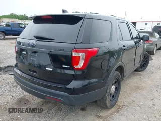 2016 Ford Police Interceptor Utility z VIN 1FM5K8AR6GGA19144, wystawiony jako IAAI lot #42199096 z przebiegiem 148 808 mil mil oraz . Historia ofert i sprzedaży dostępna na DreamBid. Obrazek 4.