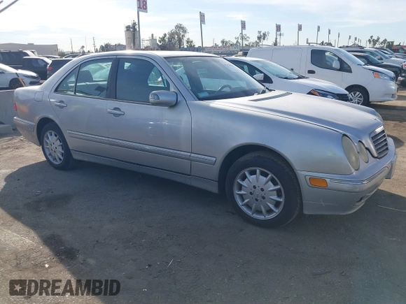 2002 Mercedes-Benz E-Class with VIN WDBJF65J72B485024, listed as a IAAI auction lot 41433088 with 100,100 mi miles. Bid and sale history available at carsss.com. Image 1.