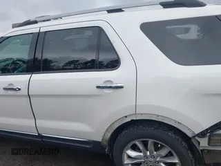 2013 Ford Explorer XLT with VIN 1FM5K7D83DGC67232, listed as a IAAI auction lot 41032227 with 151,518 mi miles. Bid and sale history available at carsss.com. Image 15.