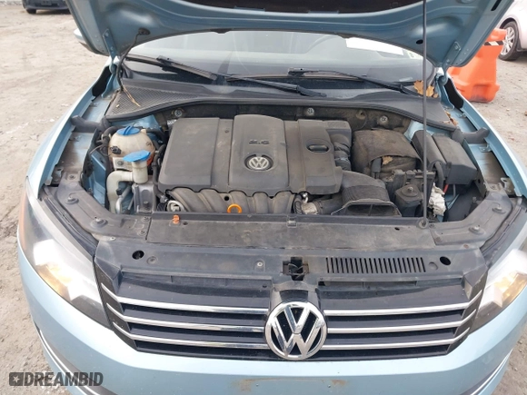 2012 Volkswagen Passat SE with VIN 1VWBH7A38CC095135, listed as a IAAI auction lot 41342748 with 229,365 mi miles. Bid and sale history available at carsss.com. Image 10.