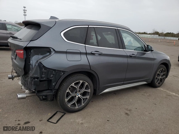 2021 BMW X1 xDrive28i with VIN WBXJG9C0XM5S96964, listed as a Copart auction lot 48063525 with 26,400 mi miles and Salvage Title. Bid and sale history available at carsss.com. Image 3.
