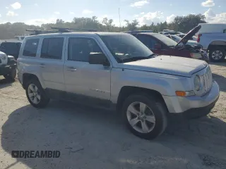 2011 Jeep Patriot Sport with VIN 1J4NF1GB6BD141811, listed as a Copart auction lot 77320484 with 123,966 mi miles and Salvage Title. Bid and sale history available at DreamBid. Image 4.