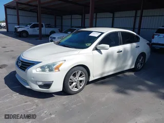 2013 Nissan Altima 2.5 S with VIN 1N4AL3AP5DC192437, listed as a IAAI auction lot 41977816 with 202,966 mi miles. Bid and sale history available at carsss.com. Image 2.