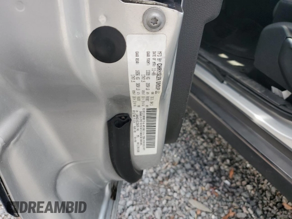 2010 Jeep Commander Sport z VIN 1J4RH4GK1AC125470, wystawiony jako Copart lot #85075094 z przebiegiem 139 328 mil mil oraz Szkoda całkowita • Salvage title. Historia ofert i sprzedaży dostępna na DreamBid. Obrazek 13.