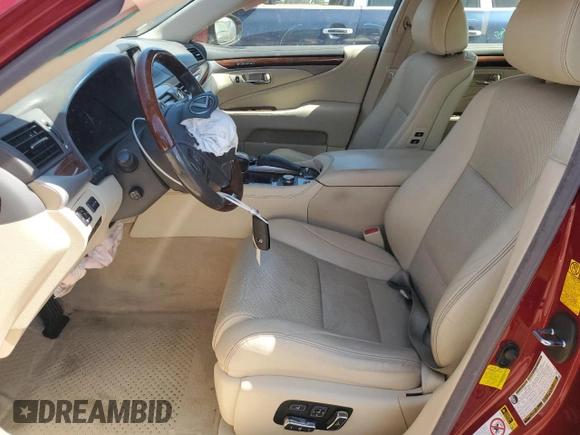2013 Lexus LS 460 z VIN JTHBL5EF2D5124370, wystawiony jako Copart lot #56063585 z przebiegiem 122 301 mil mil oraz Szkoda całkowita • Salvage title. Historia ofert i sprzedaży dostępna na DreamBid. Obrazek 7.