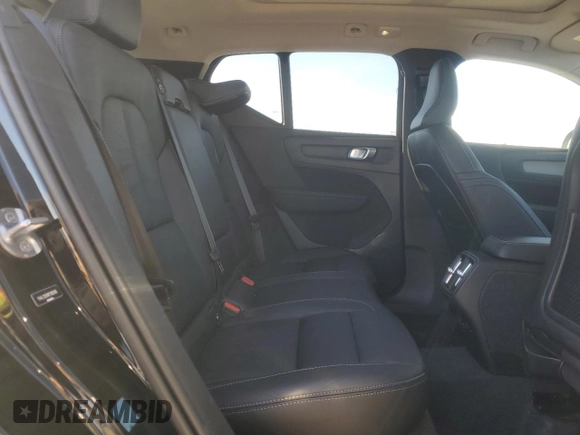 2023 Volvo XC40 Ultimate Dark Theme z VIN YV4L12UX9P2100106, wystawiony jako Copart lot #85582384 z przebiegiem 7 506 mil mil oraz Szkoda całkowita • Salvage title. Historia ofert i sprzedaży dostępna na DreamBid. Obrazek 11.