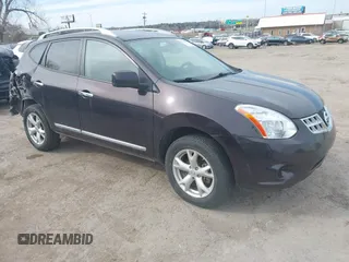 2011 Nissan Rogue SV with VIN JN8AS5MT8BW162897, listed as a IAAI auction lot 41799825 with 197,843 mi miles. Bid and sale history available at carsss.com. Image 1.