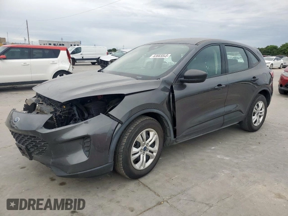 2020 Ford Escape S z VIN 1FMCU0F65LUC08803, wystawiony jako Copart lot #63665045 z przebiegiem 47 606 mil mil oraz Czysty tytuł • Clean title. Historia ofert i sprzedaży dostępna na DreamBid. Obrazek 1.