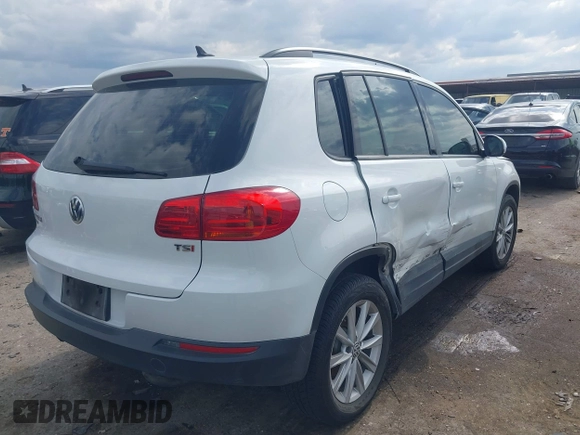 2017 Volkswagen Tiguan S z VIN WVGAV7AX2HK051022, wystawiony jako IAAI lot #42214161 z przebiegiem 87 914 mil mil oraz . Historia ofert i sprzedaży dostępna na DreamBid. Obrazek 4.