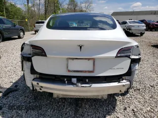 2022 Tesla Model 3 Long Range z VIN 5YJ3E1EB6NF184352, wystawiony jako Copart lot #55636845 z przebiegiem 30 891 mil mil oraz Szkody całkowita. Historia ofert i sprzedaży dostępna na DreamBid. Obrazek 6.