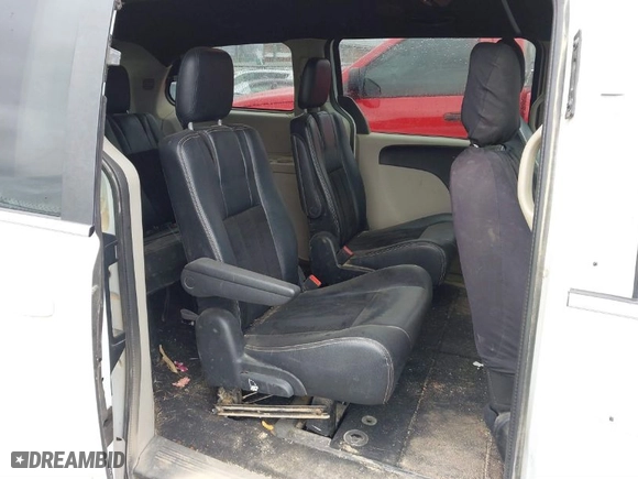 2017 Dodge Grand Caravan SXT with VIN 2C4RDGCG2HR600386, listed as a IAAI auction lot 41696013 with 196,948 mi miles. Bid and sale history available at carsss.com. Image 8.