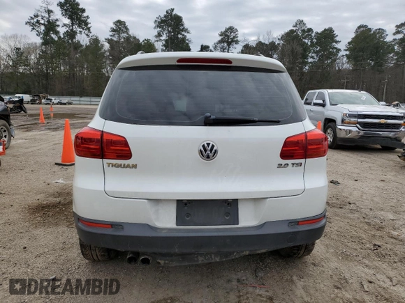 2015 Volkswagen Tiguan S z VIN WVGAV7AX7FW602499, wystawiony jako Copart lot #45453975 z przebiegiem 82 064 mil mil oraz Szkoda całkowita • Salvage title. Historia ofert i sprzedaży dostępna na DreamBid. Obrazek 6.