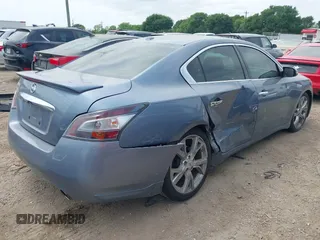 2012 Nissan Maxima SV z VIN 1N4AA5AP4CC823971, wystawiony jako IAAI lot #42021411 z przebiegiem 128 118 mil mil oraz . Historia ofert i sprzedaży dostępna na DreamBid. Obrazek 4.
