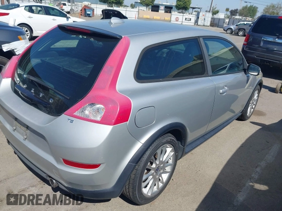 2011 Volvo C30 with VIN YV1672MK0B2210452, listed as a IAAI auction lot 42179155 with 77,507 mi miles and . Bid and sale history available at DreamBid. Image 4.