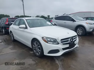 2015 Mercedes-Benz C 300 z VIN 55SWF4JB7FU084732, wystawiony jako IAAI lot #42161013 z przebiegiem 50 946 mil mil oraz . Historia ofert i sprzedaży dostępna na DreamBid. Obrazek 1.