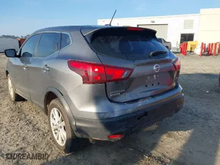 2017 Nissan Rogue Sport SL with VIN JN1BJ1CR7HW104812, listed as a IAAI auction lot 41497676 with 102,237 mi miles. Bid and sale history available at carsss.com. Image 6.