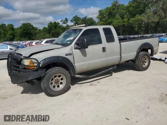 2001 Ford Super Duty F-250 XL with VIN 1FTNX21F11ED21923, listed as a Copart auction lot 51254845 with 271,252 mi miles and Salvage Title. Bid and sale history available at carsss.com. Image 1.