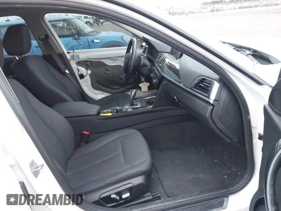 2018 BMW 3 Series 320i xDrive with VIN WBA8E5G54JNU47158, listed as a IAAI auction lot 41362749 with 38,158 mi miles. Bid and sale history available at carsss.com. Image 5.