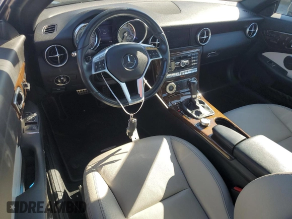 2015 Mercedes-Benz SLK-Class SLK 250 with VIN WDDPK4HA9FF101515, listed as a Copart auction lot 53091124 with 91,807 mi miles. Bid and sale history available at carsss.com. Image 8.