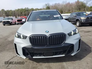 2024 BMW X5 xDrive40i z VIN 5UX23EU07R9U24113, wystawiony jako Copart lot #50386895 z przebiegiem 38 407 mil mil oraz Szkody całkowita. Historia ofert i sprzedaży dostępna na DreamBid. Obrazek 5.