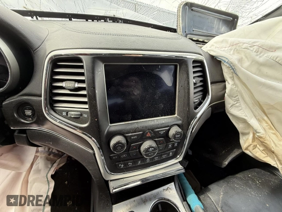 2018 Jeep Grand Cherokee Limited z VIN 1C4RJFBG4JC295329, wystawiony jako Copart lot #53051375 z przebiegiem Nie podano mil oraz Nie do naprawy • Non repairable. Historia ofert i sprzedaży dostępna na DreamBid. Obrazek 8.