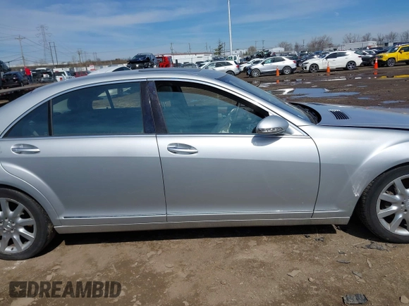 2007 Mercedes-Benz S 550 z VIN WDDNG71X07A036433, wystawiony jako IAAI lot #41860436 z przebiegiem 89 873 mil mil oraz . Historia ofert i sprzedaży dostępna na DreamBid. Obrazek 14.