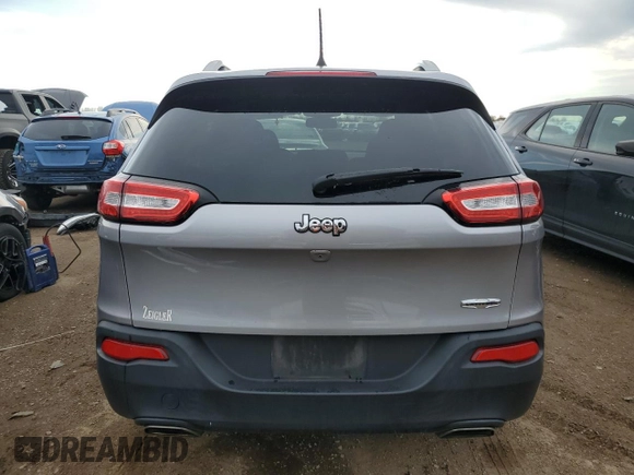2018 Jeep Cherokee Latitude with VIN 1C4PJLCX5JD518007, listed as a Copart auction lot 53692425 with 30,101 mi miles and Salvage Title. Bid and sale history available at DreamBid. Image 6.