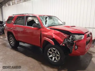 2022 Toyota 4Runner TRD Off Road with VIN JTEPU5JR1N6051181, listed as a IAAI auction lot 40981703 with 45,948 mi miles. Bid and sale history available at carsss.com. Image 1.