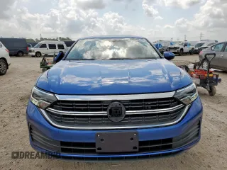 2024 Volkswagen Jetta SE with VIN 3VWEM7BU9RM007894, listed as a Copart auction lot 59669815 with 35,023 mi miles and Salvage title. Bid and sale history available at DreamBid. Image 5.
