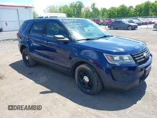 2017 Ford Police Interceptor Utility z VIN 1FM5K8AT1HGC07504, wystawiony jako IAAI lot #42283893 z przebiegiem 137 956 mil mil oraz . Historia ofert i sprzedaży dostępna na DreamBid. Obrazek 1.