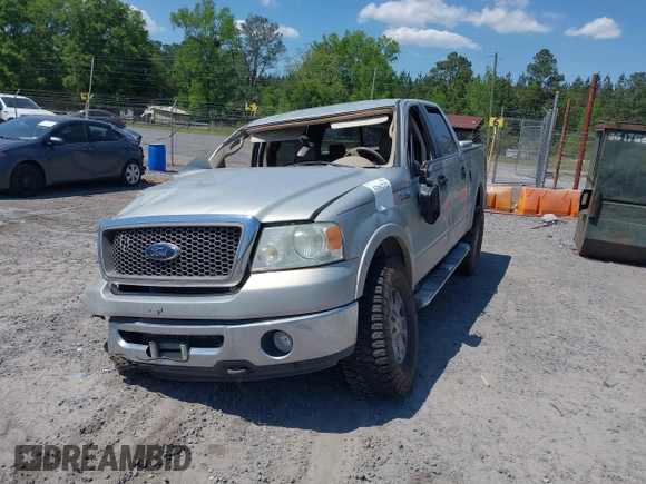 2006 Ford F-150 XLT with VIN 1FTPW14526FA61803, listed as a IAAI auction lot 42062722 with 225,670 mi miles and . Bid and sale history available at carsss.com. Image 2.