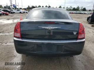 2008 Chrysler 300 C Hemi with VIN 2C3KA63H38H281359, listed as a Copart auction lot 70210504 with 114,796 mi miles and Salvage Title. Bid and sale history available at carsss.com. Image 6.